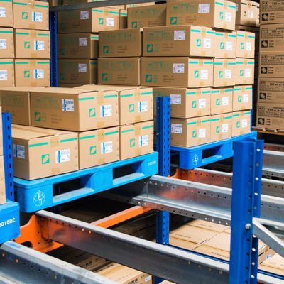 Vervoerder en pendelwagen Driedimensionaal opslagsysteem voor magazijnen Geautomatiseerd opslag- en ophaalsysteem ASRS