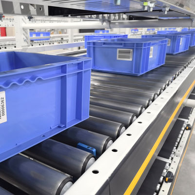 Kartonnen doos transportband sorteersysteem Flexibel zwaartekracht rollenbaansysteem Logistiek sorteermagazijn opbergrek