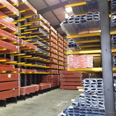 B23 Industriële zware opslagplaatsen met een- of tweeslachtig kanteleverrek voor het opslaan van buizen