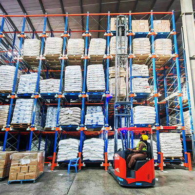 B50: Magazijnopslag met radioschuttle voor palletstellingen, vier toegangswegen, shuttle met hoge snelheid, palletapparatuur, radiowagenstelling
